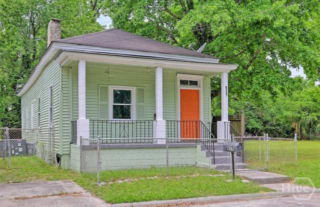 917 Elliott Avenue photos photos