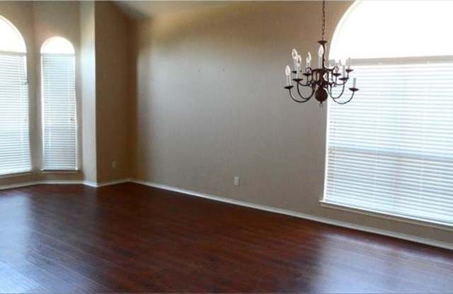 9301 Sterling Gate Drive Gallery 3