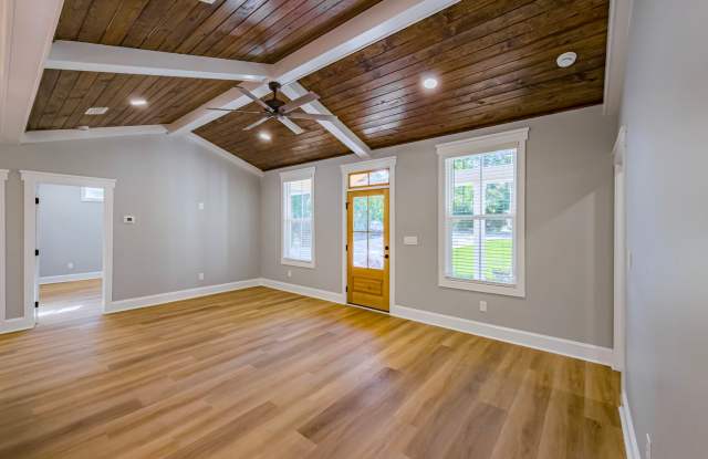 807 Cherokee Ave Unit A **Move In Special!** Gallery 4