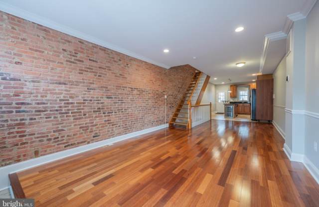 226 S EAST Avenue S Gallery 4