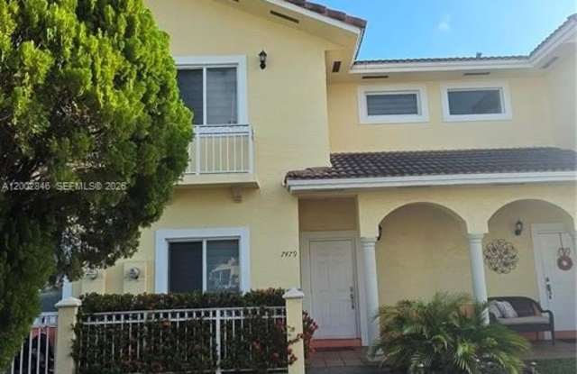 7479 NW 179th Ter photos photos