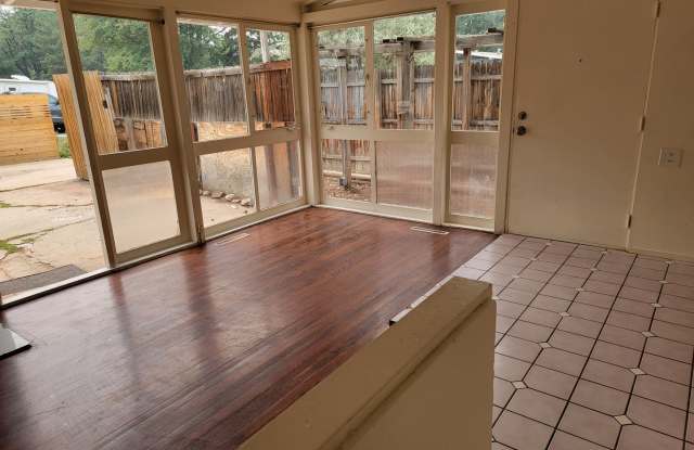 3 bd | 1 ba | 1,037 sqft photos photos