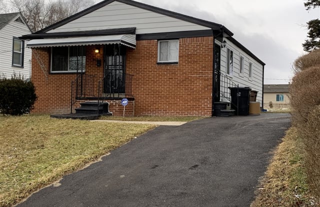 225 Michigan Ave - 225 Michigan Avenue, Pontiac, MI 48342