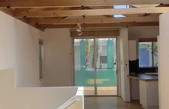 656 Angelus Pl Gallery 2