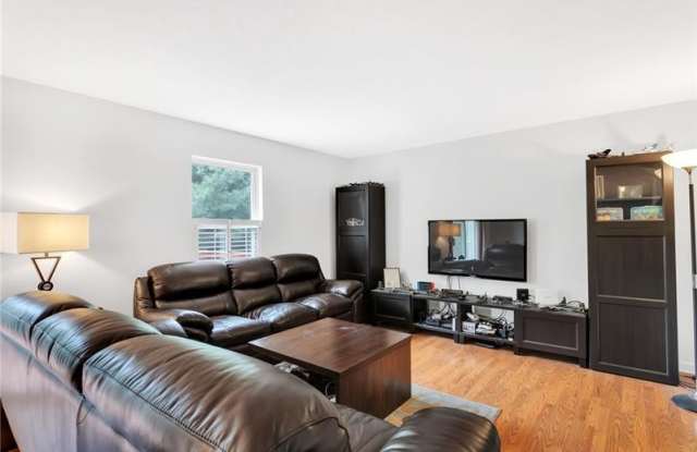 722 Carters Grove Dr Gallery 3