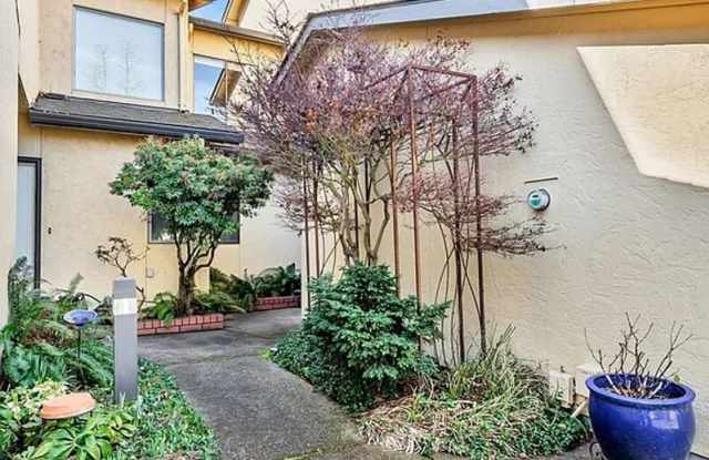 574 Wimbledon Ct. Gallery 4