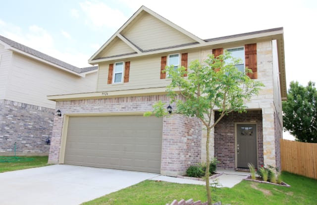 9926 Ironhorse Dr - 9926 Ironhorse Drive, Dallas, TX 75227
