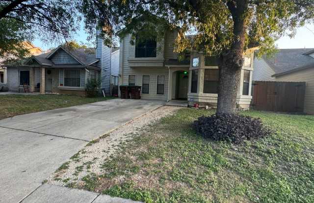 Nice 4 bedroom 2 Story Home - Move in Soon Gallery 1