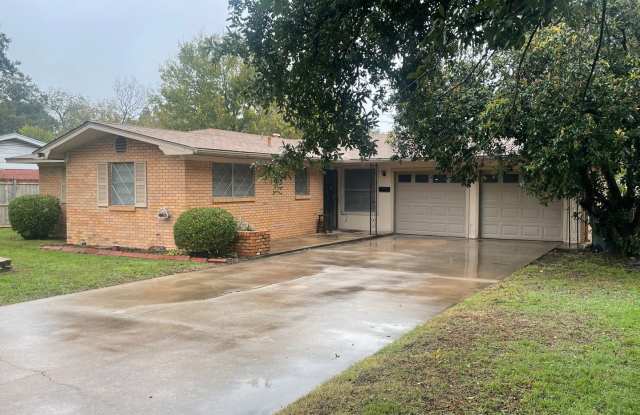 3 BEDROOM NEAR SCOTT AND WHITE photos photos