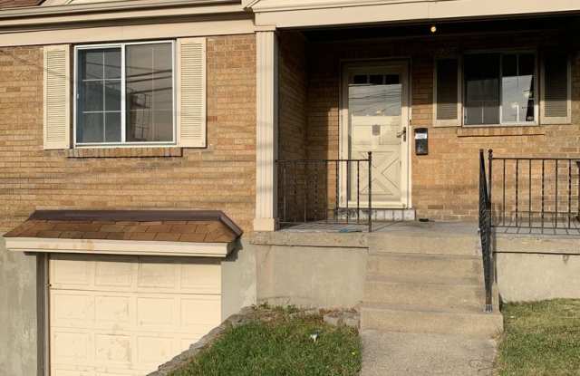 Charming 2 bedroom house with hardwood floors photos photos