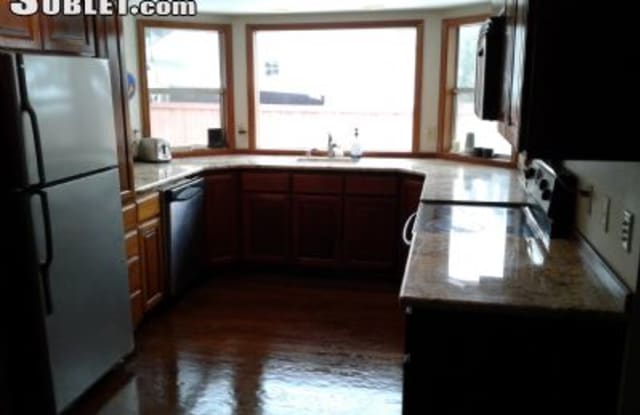 3319 95th Pl Se - 3319 95th Place Southeast, Eastmont, WA 98208