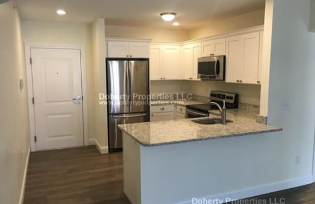 57 Saunders Street - 57 Saunders St, Essex County, MA 01845