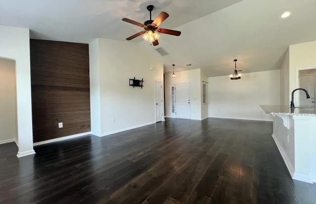 929 Brewster Court SW Gallery 3