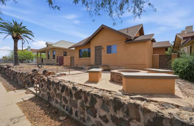 1048 E. 7th St. photos photos