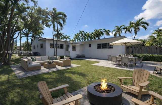 2221 SW 13th St photos photos