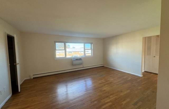2-50 Virginia Dr Gallery 4