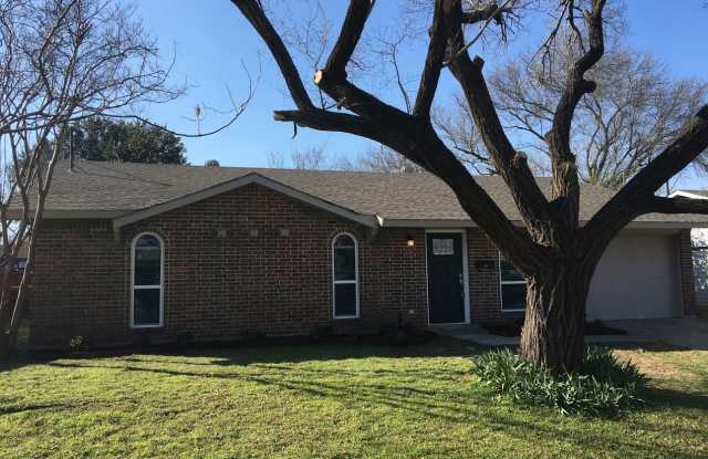 118 Eastwood Pl - 118 Eastwood Place, Lewisville, TX 75067