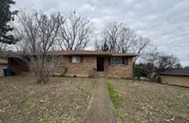 515 Royal Crest Drive - 515 Royal Crest Drive, Red Bank, TN 37343