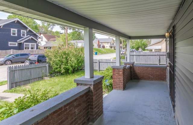 3921 Boulevard Place Gallery 2