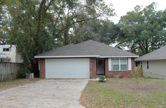 605 32nd Street - 605 32nd Street, Niceville, FL 32578