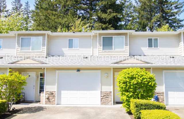 Cozy 2 Bedroom Townhouse + Garage!! photos photos