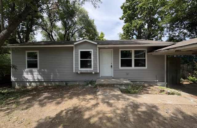 5724 North Frankfort Avenue Gallery 1
