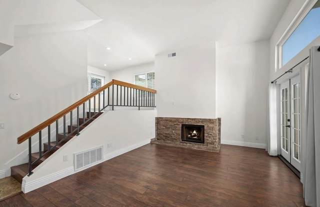 1465 Summit Dr Gallery 3