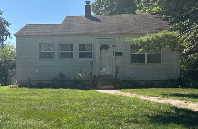 2 Bedroom House W/ Garage! photos photos