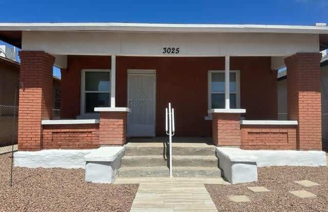 3025 E Missouri Avenue photos photos