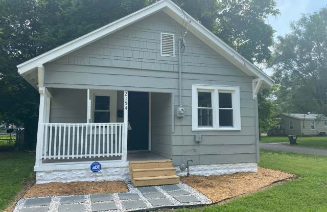 Updated 2 bed/1 bath, 800 sqft home! photos photos