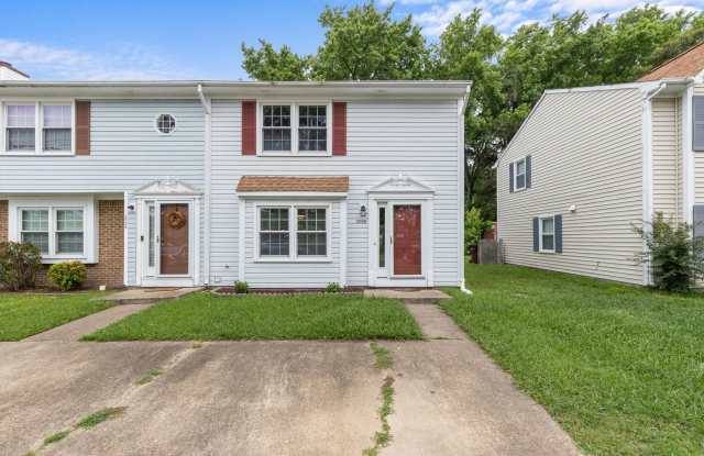 3BR/1.5BA End-Unit Townhome in Chesapeake—Comfort, Convenience  Quick Access to Bases and Hospitals photos photos