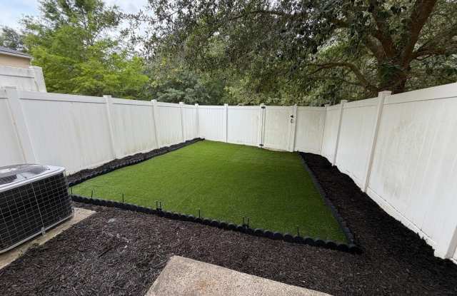 8224 HALLS HAMMOCK Court Gallery 3
