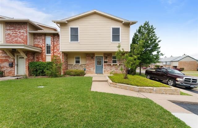 1953 Shorewood Drive - 1953 Shorewood Drive, Grapevine, TX 76051