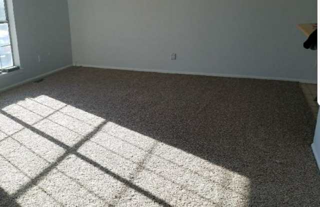 1902 S Truckee St Gallery 4