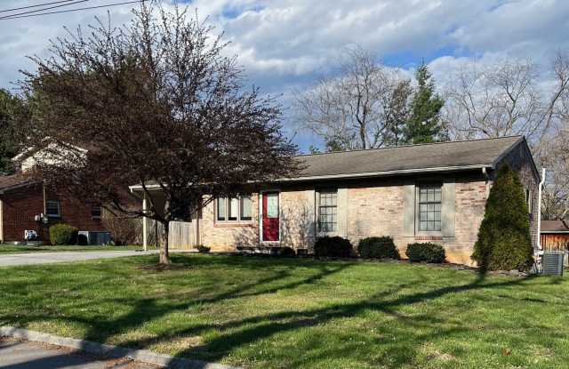 3 Bedroom / 1 Bath Johnson City, TN - 4104 Prescott Drive, Johnson City, TN 37601