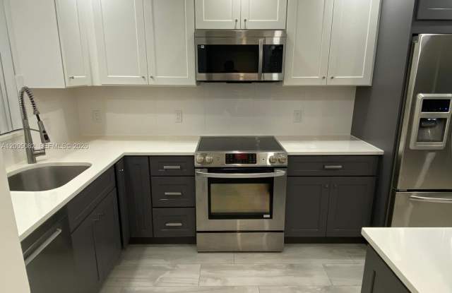 660 Tennis Club Dr photos photos