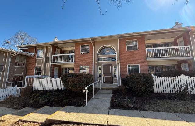 1944 KENNEDY Drive unit: 103 photos photos