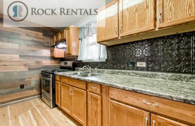 Completely Renovated 1 Bed 1 Bath House photos photos