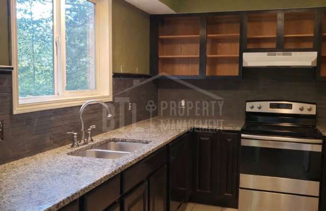 Peaceful 3-Bedroom Home Near Branson, MO – Reeds Spring School District photos photos