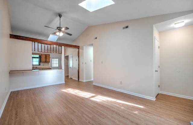 114 Pinecrest Drive Gallery 4