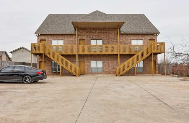 !!50 Percent off your 1st Months Rent!! Spacious 1BD/1BTH Apartment with a Private Balcony in the Heart of Norman! Gallery 2