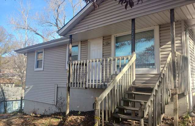 217 S High Street - 217 South High Street, Sugar Creek, MO 64054