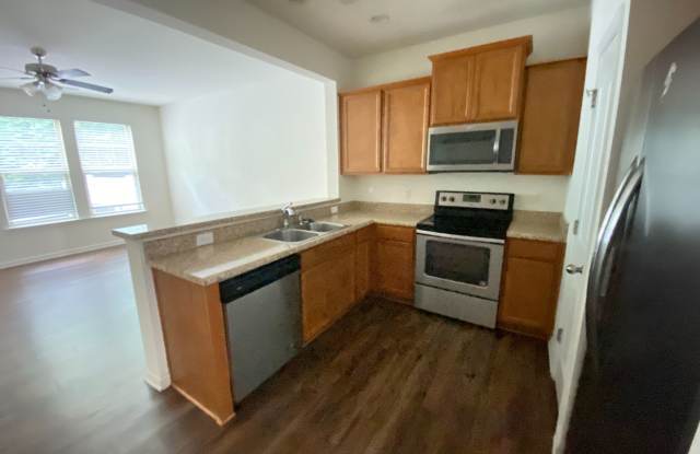 Room in 4 Bedroom Home at Haskell Dr Gallery 4