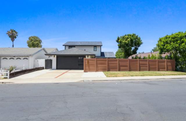 Renovated Lake Forest Home with Expansive Yard & Modern Finishes photos photos Renovated Lake Forest Home with Expansive Yard & Modern Finishes photos photos