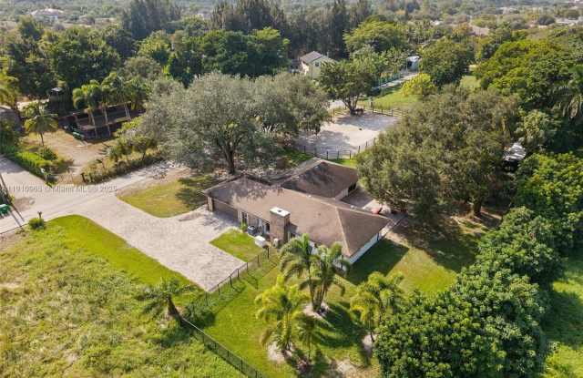 12511 SW 13th St - 12511 Southwest 13th Street, Davie, FL 33325