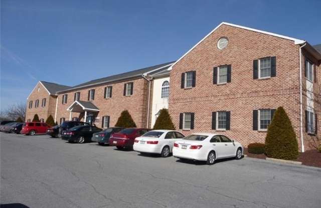 5 HEARTHSTONE Court unit: 201 photos photos