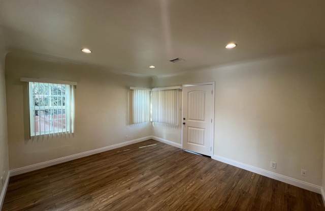 2-bedroom, 1-bath home in the heart of Glendale! Gallery 1