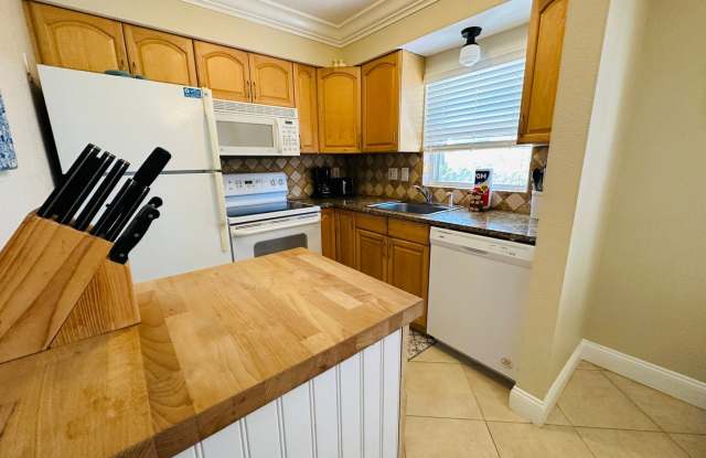 525 73rd Ave #1 Gallery 3