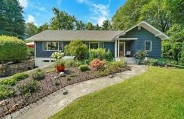 150 Lakes Road photos photos
