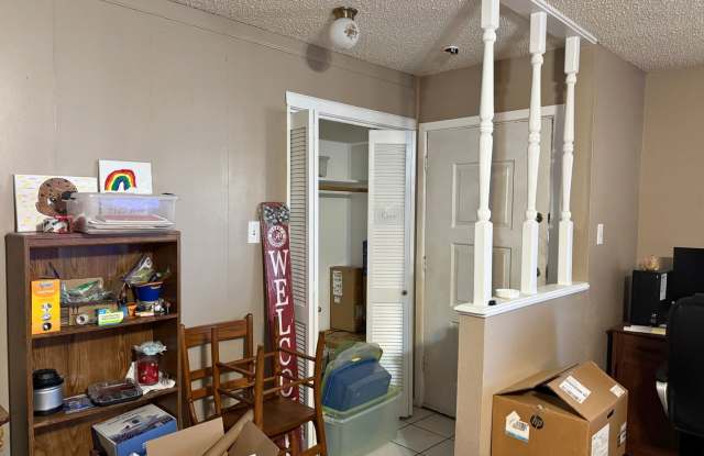 Wonderful 3 Bed 2 Bath 2c Garage in University Park! Gallery 4